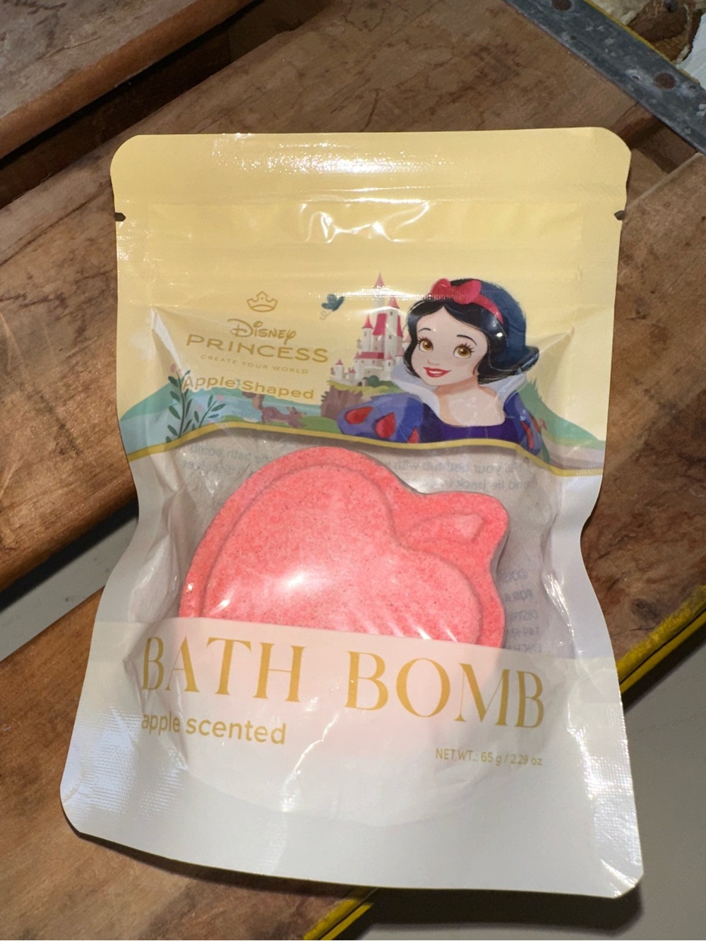 Disney Princess Apple Scent Bath Set - Salt, Scrub, Bomb, Snow White Theme ~ New - Picture 5 of 5
